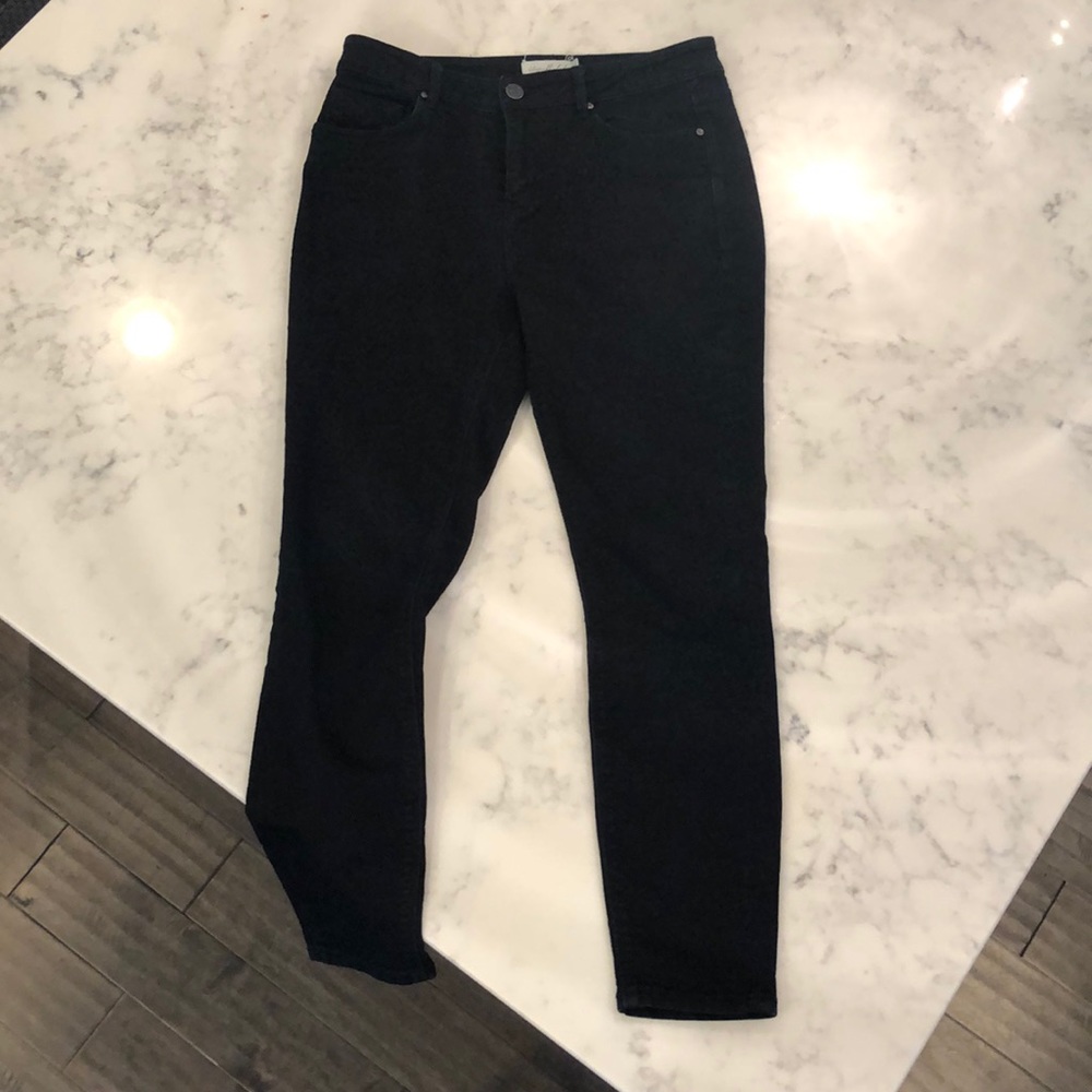 Dark blue skinny jeans. Could pass for black